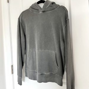 PULLOVER HOODIE